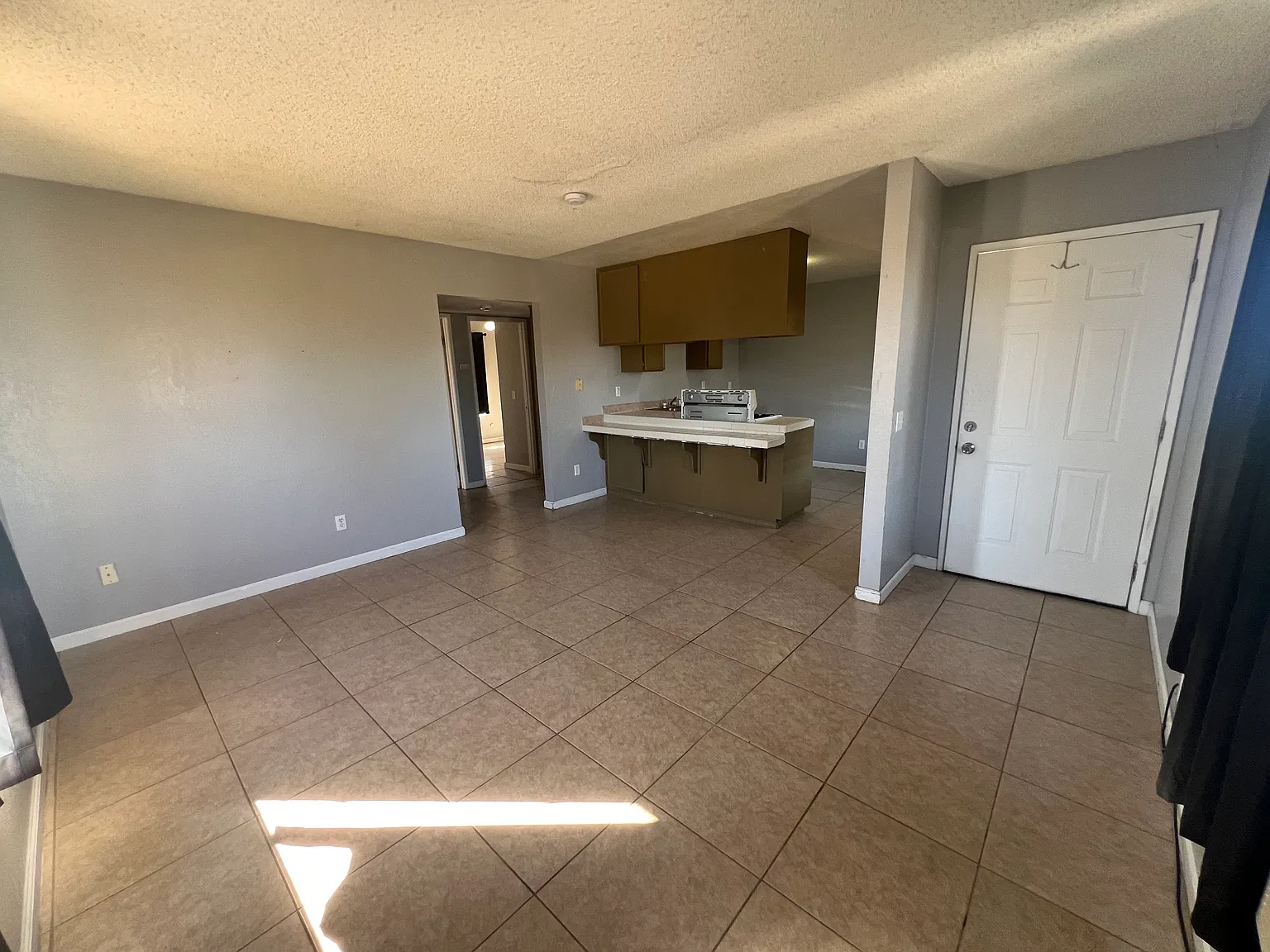 2 bed, $1,350 — Photo 2