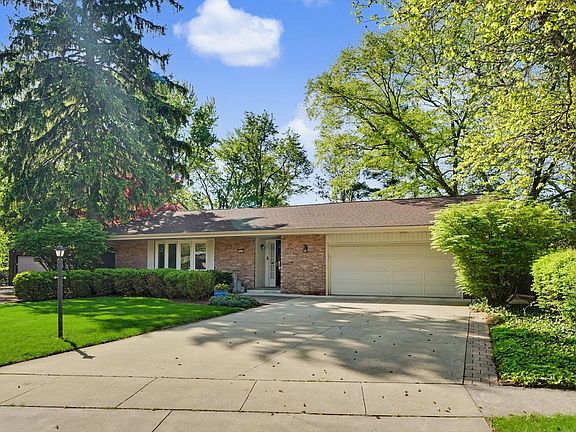 2nd image of 1115 Foothill Dr