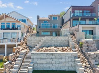 2405 S Lakeview Ct, Clear Lake, IA 50428