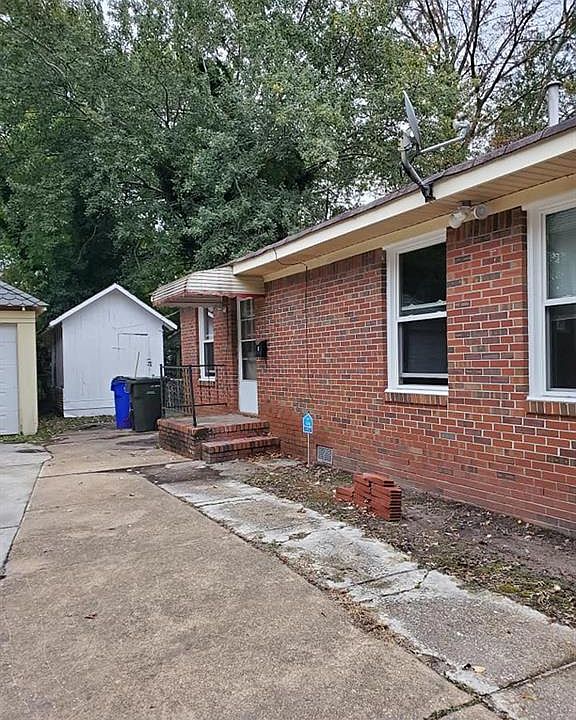 1st image of 2844 Vincent Ave #A