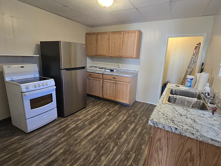 1015 Vine St — Photo 3