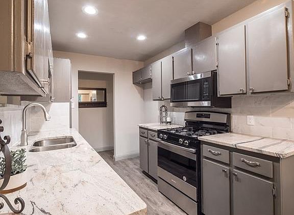 5th image of 1207 E Mesa Park Dr