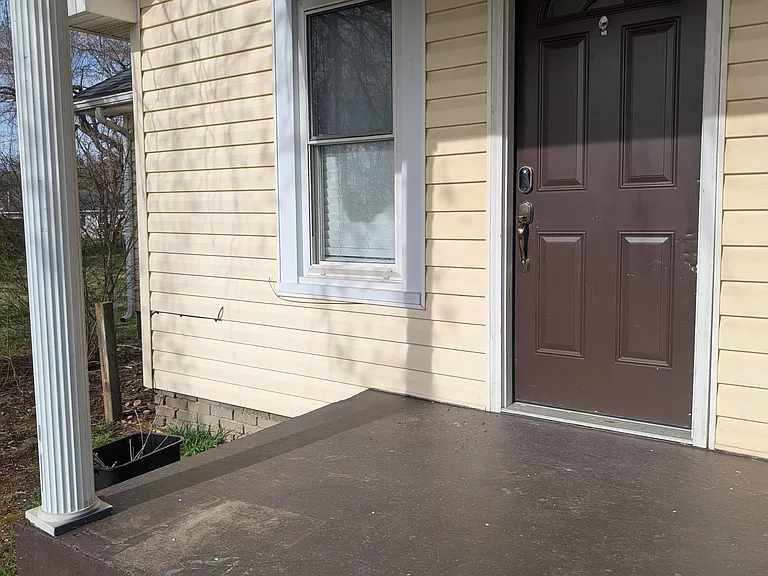 1202 Glynridge St — Photo 2