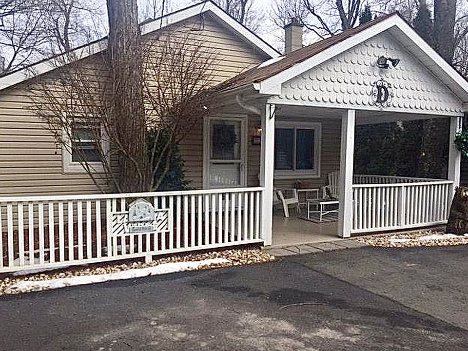 1st image of 360 N Lake Dr