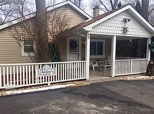 360 N Lake Dr, Lake Harmony, PA 18624