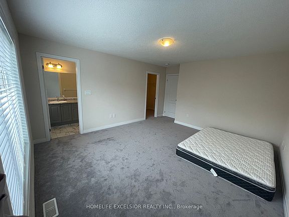4th image of 60 Leeson St N