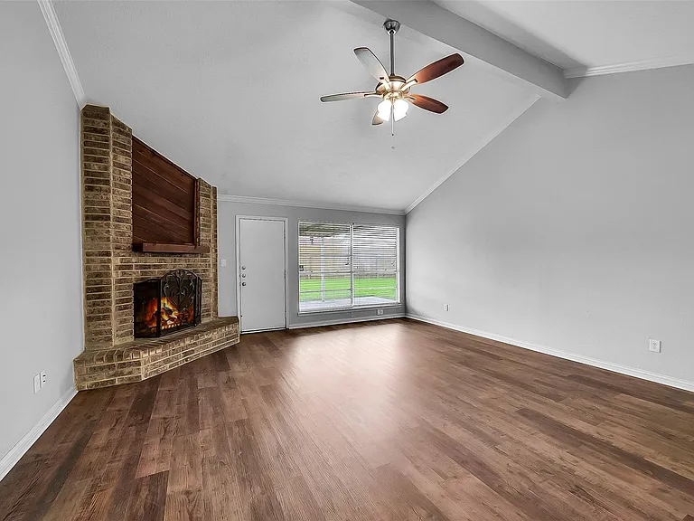 13618 Piney Oaks Dr — Photo 2