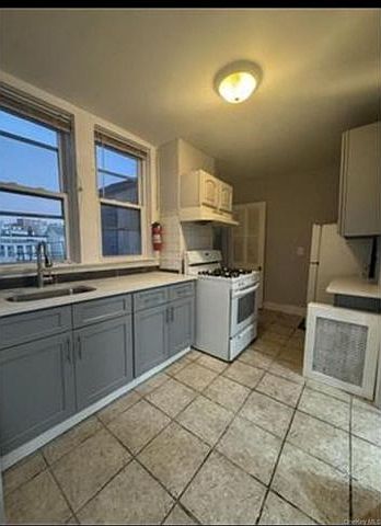 1st image of 212 Buena Vista Ave #3-F