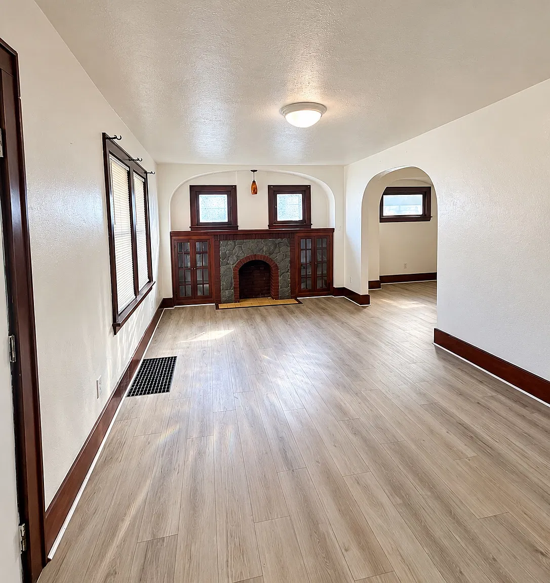 3 bed, 1150 sqft, $1,350 — Photo 2