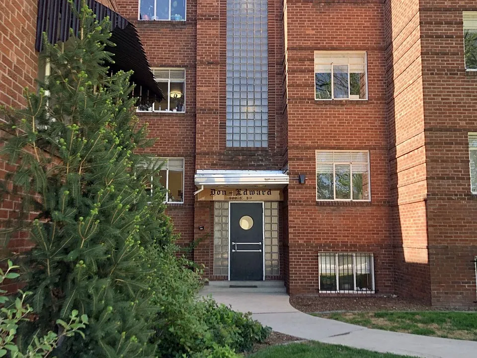 Don Edward Apartments