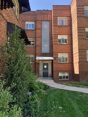 Don Edward Apartments Photo 1