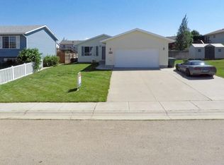 809 Sutherland Cove Ln, Gillette, WY 82718