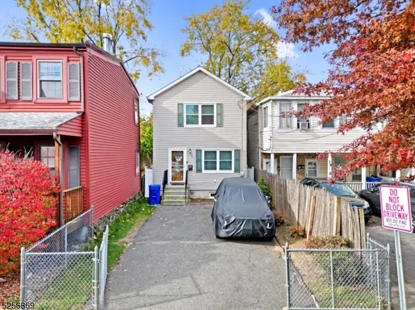 77 N 1St St, Paterson City, NJ 07522