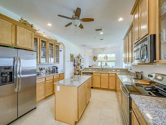 3rd image of 317 N Shadowwood Dr