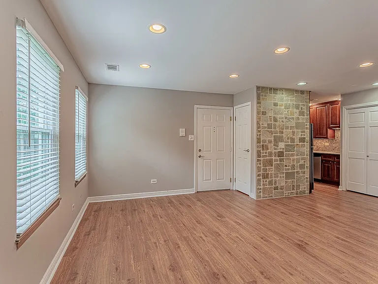 1303 Wyndham Dr #D-107 — Photo 12