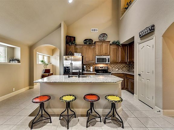 4th image of 6610 Thistle Wood Dr