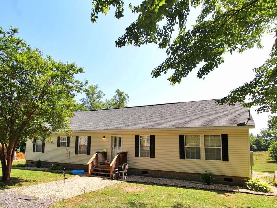 1st image of 444 Rosewood Ln
