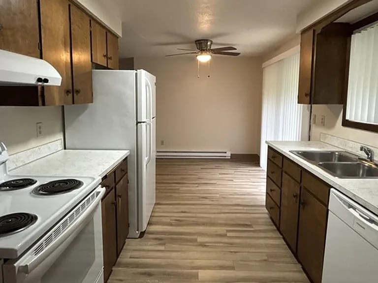 3880 Auburn Rd NE — Photo 6