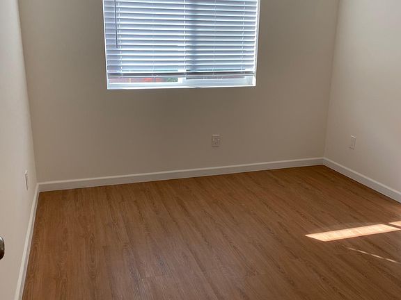 3rd image of 2136 Alemany Blvd