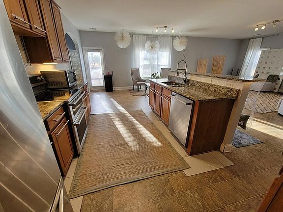 3rd image of 4466 Bellemeade Dr