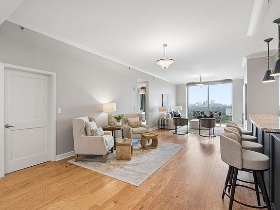 4th image of 2795 Peachtree Rd NE Unit 1406