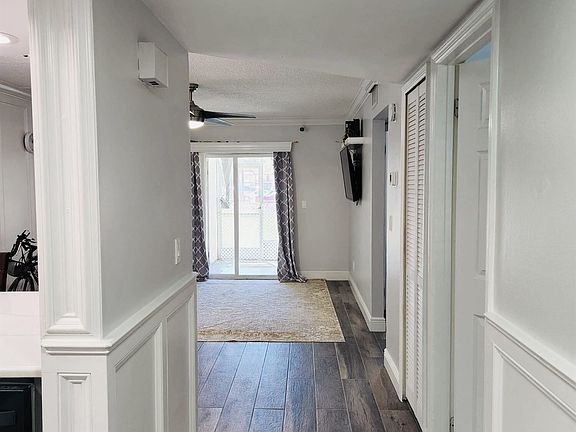 4th image of 2954 Sir Hamilton Cir #3