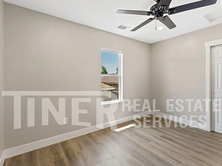 1006 Oakland Ave — Photo 16