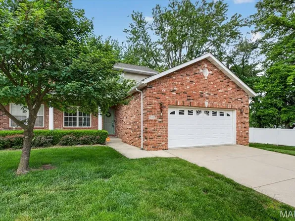 700 Michael St, O'Fallon, IL 62269