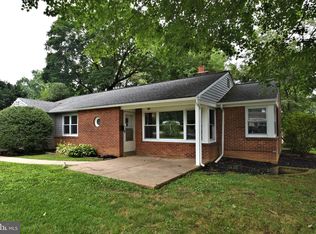 1008 W Heather Rd, Oreland, PA 19075