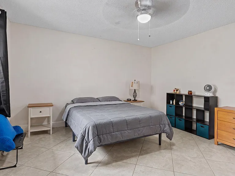 1303 Lakeview Dr E — Photo 9
