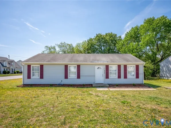 3902 Gloucester Dr, Hopewell, VA 23860