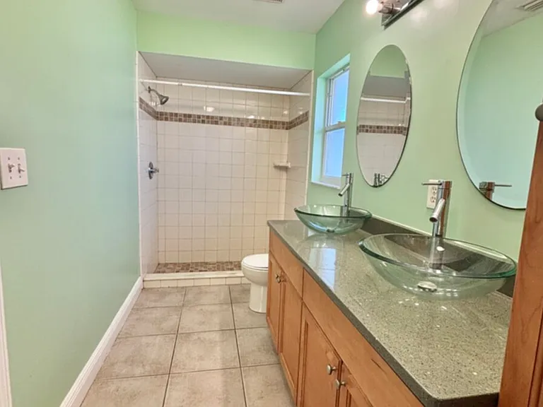 4343 SW Sands Blvd — Photo 16