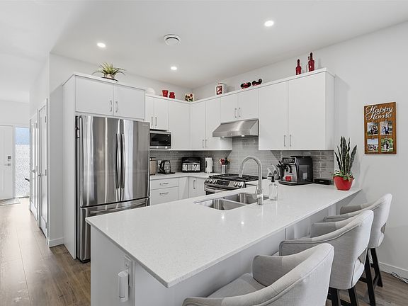 3rd image of 2683 Ord Rd #163