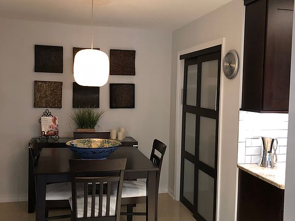 Eat in kitchen