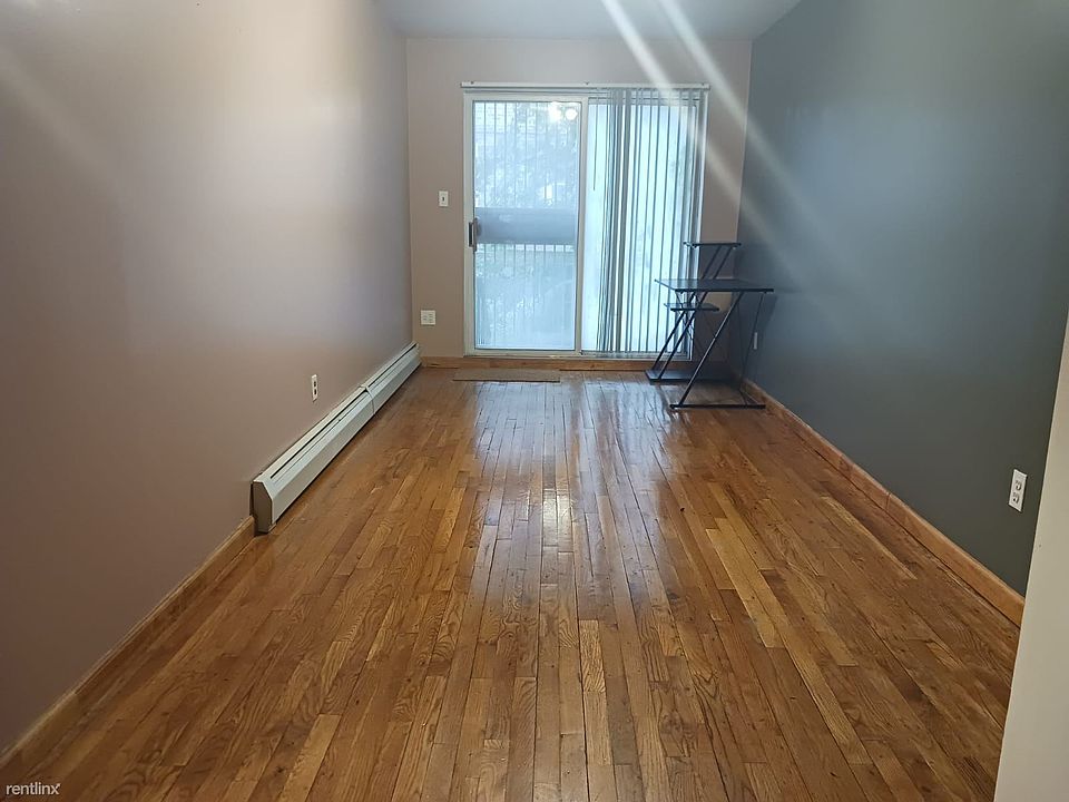 E13