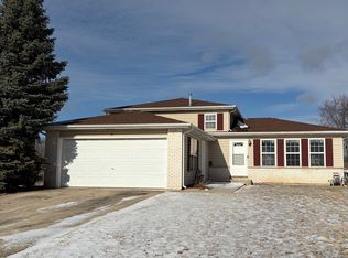 2 Beaver Creek Ct, Bolingbrook, IL 60490