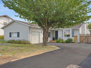 10206 Crystal Dr, Chilliwack, BC V2P6T8