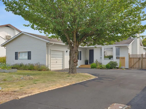 10206 Crystal Dr, Chilliwack, BC V2P 6T8