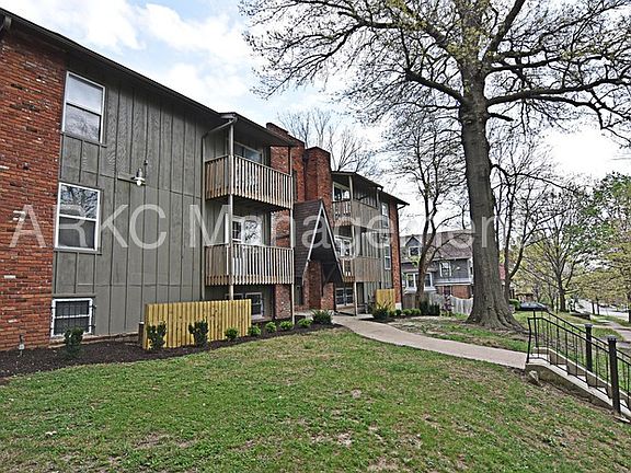 2nd image of 3403 Campbell St APT 05