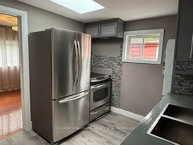 33 Salem Ave #UPPER — Photo 14