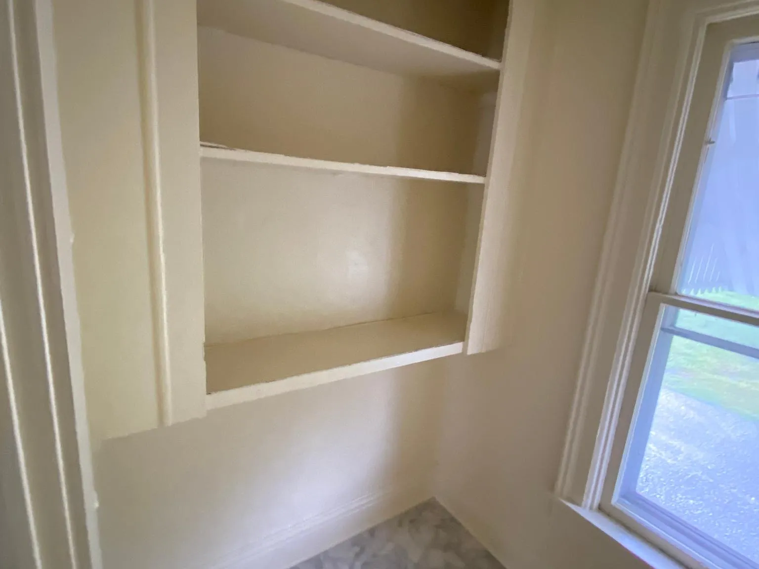 4 bed, 1250 sqft, $1,700 — Photo 2