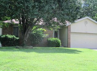 1128 E Livingston Ct, Springfield, MO 65803