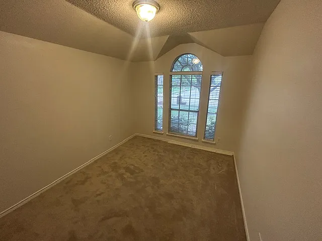 748 Summerfield Dr — Photo 7