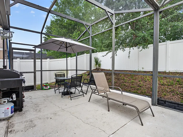 515 Corvina Dr — Photo 33