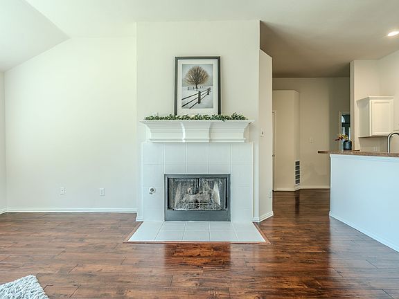 5th image of 3721 Gardenia Ln
