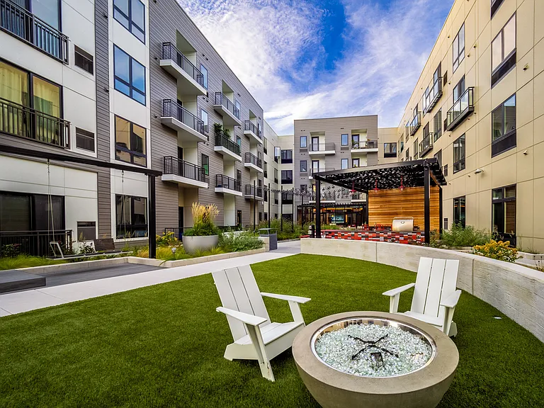 Center Square Lofts West — Photo 6