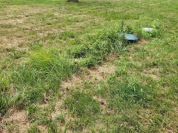 3rd image of 15256 Trask Rd