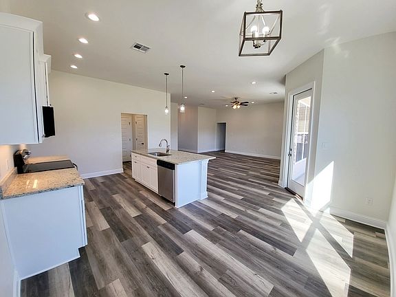 5th image of 52 Knoll Creek Dr