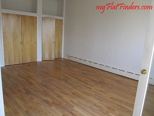 Rented by FlatFinders Realty | media 29