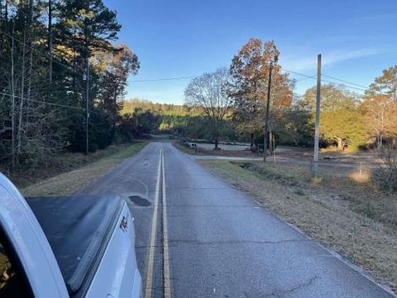 Exterior Neighborhood (street photo)